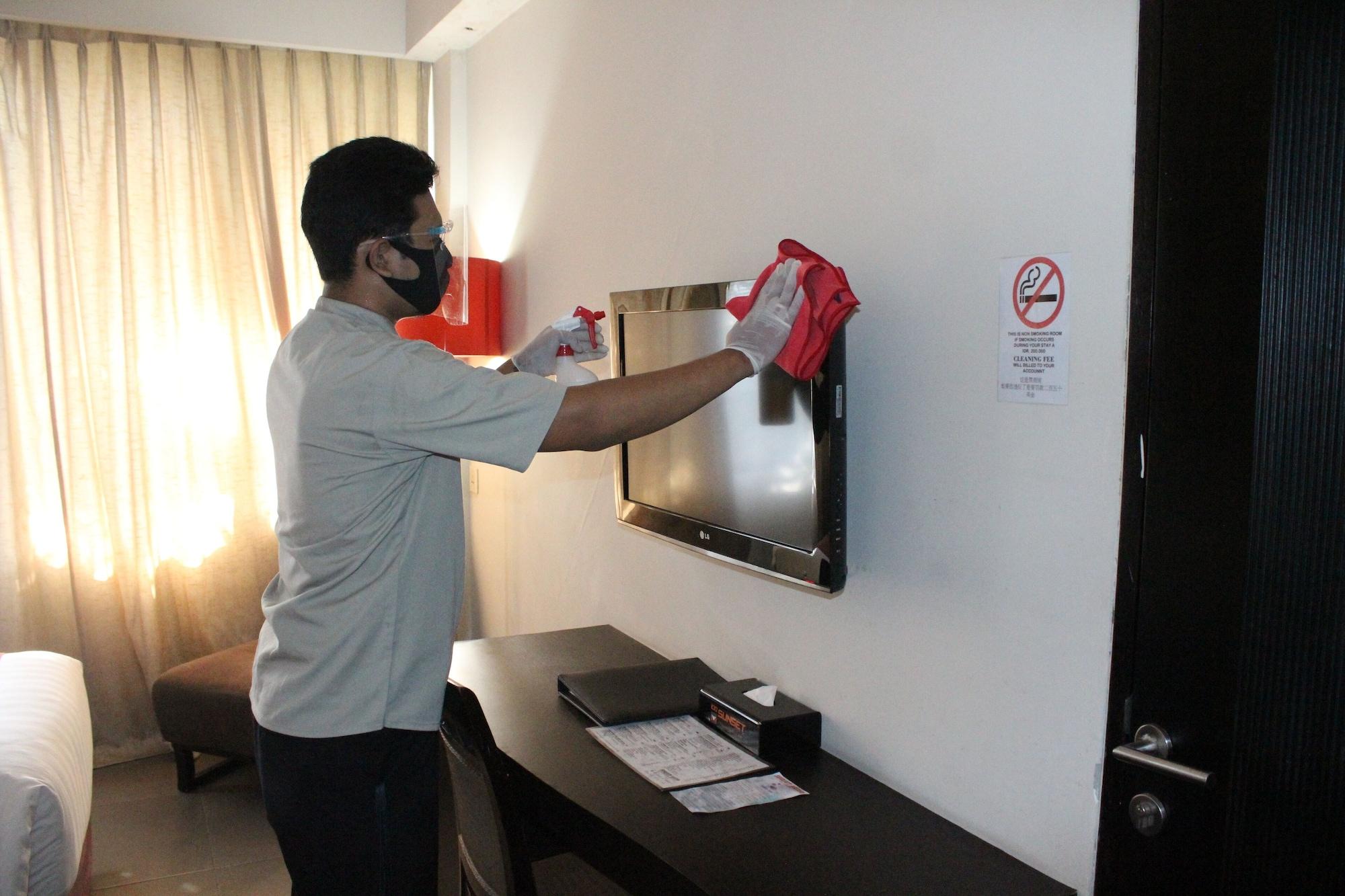 100 Sunset Kuta Hotel & Ballroom エクステリア 写真