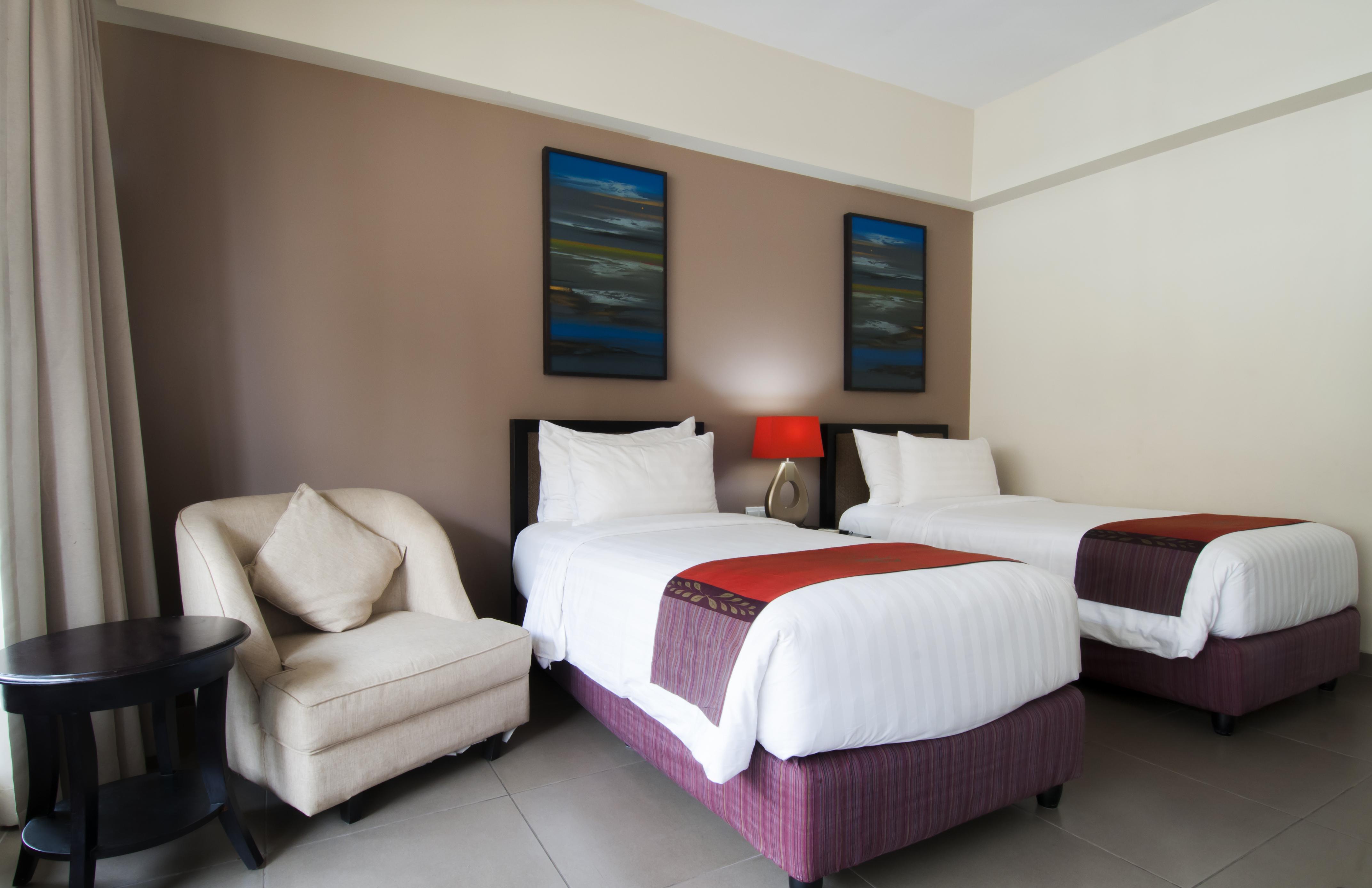 100 Sunset Kuta Hotel & Ballroom エクステリア 写真