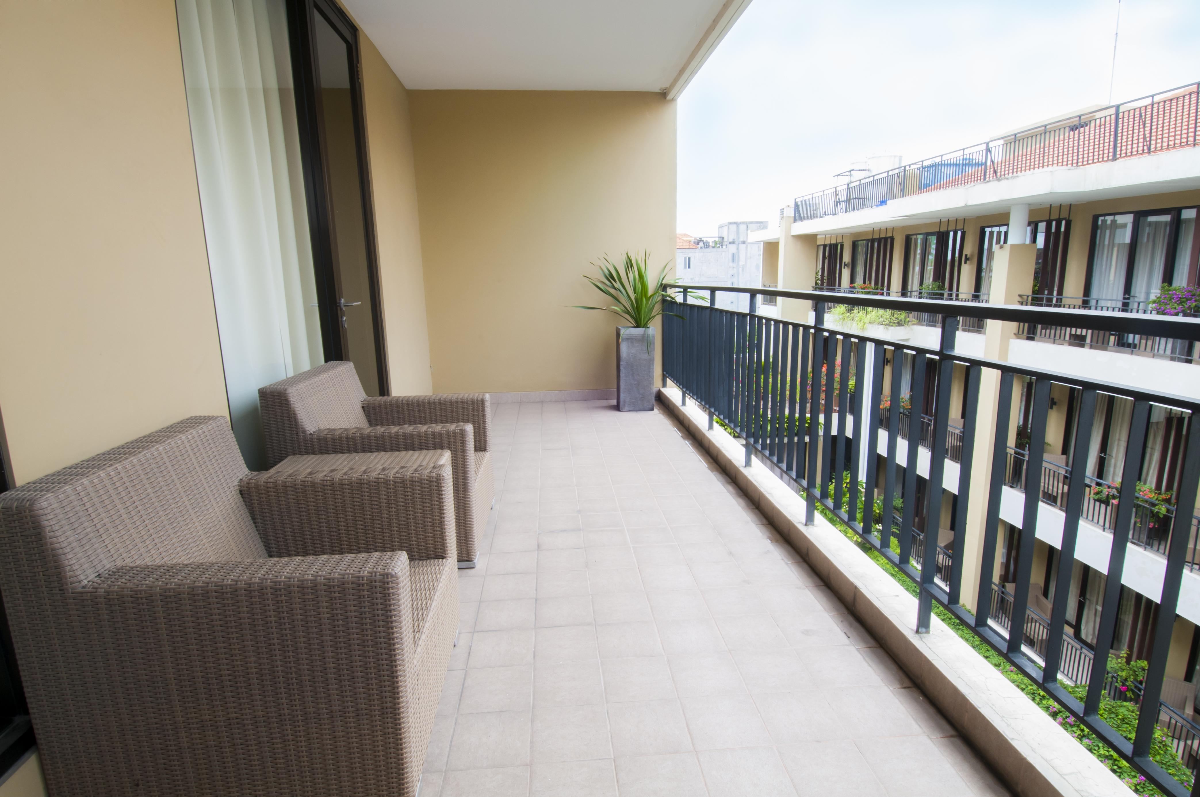 100 Sunset Kuta Hotel & Ballroom エクステリア 写真
