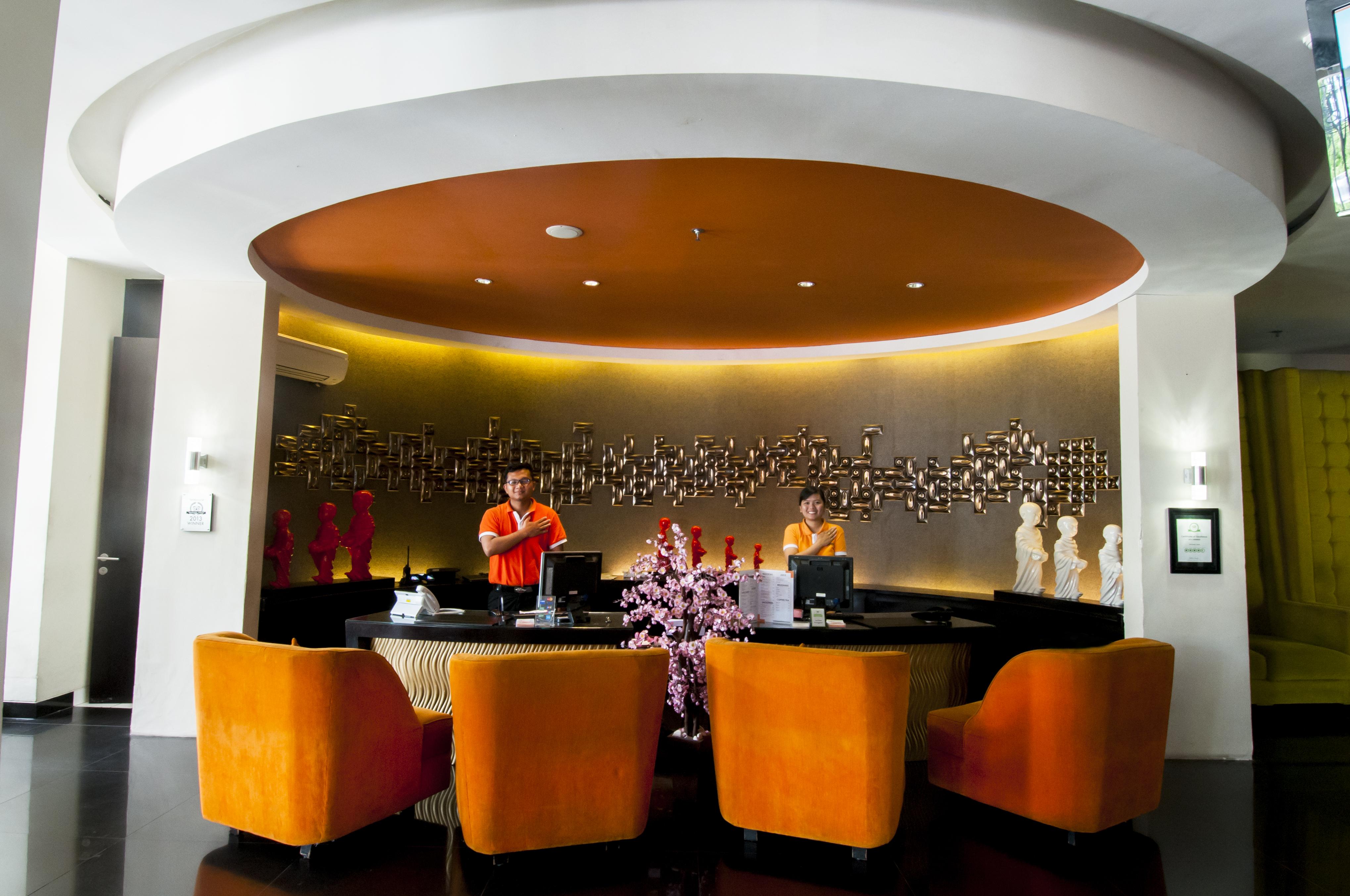 100 Sunset Kuta Hotel & Ballroom エクステリア 写真