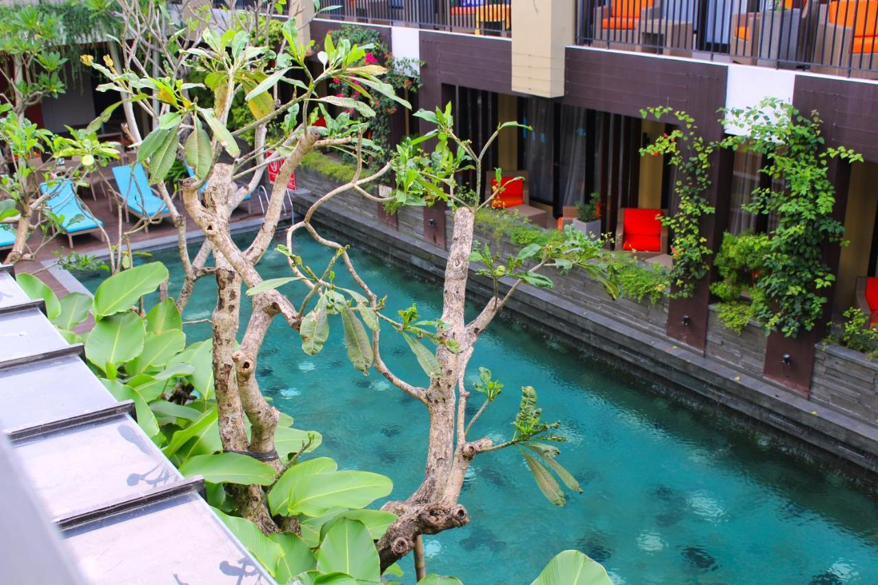 100 Sunset Kuta Hotel & Ballroom エクステリア 写真