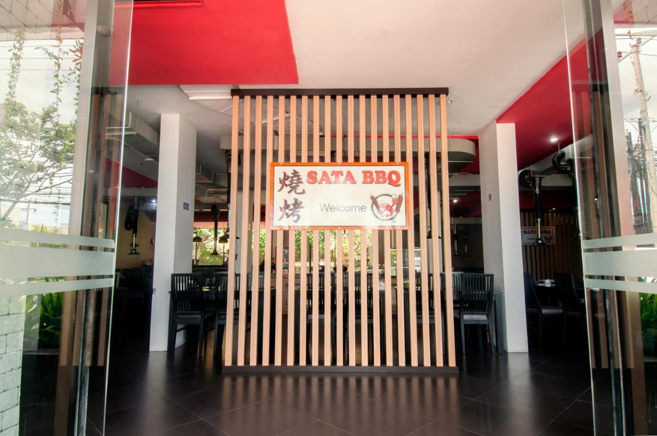 100 Sunset Kuta Hotel & Ballroom エクステリア 写真