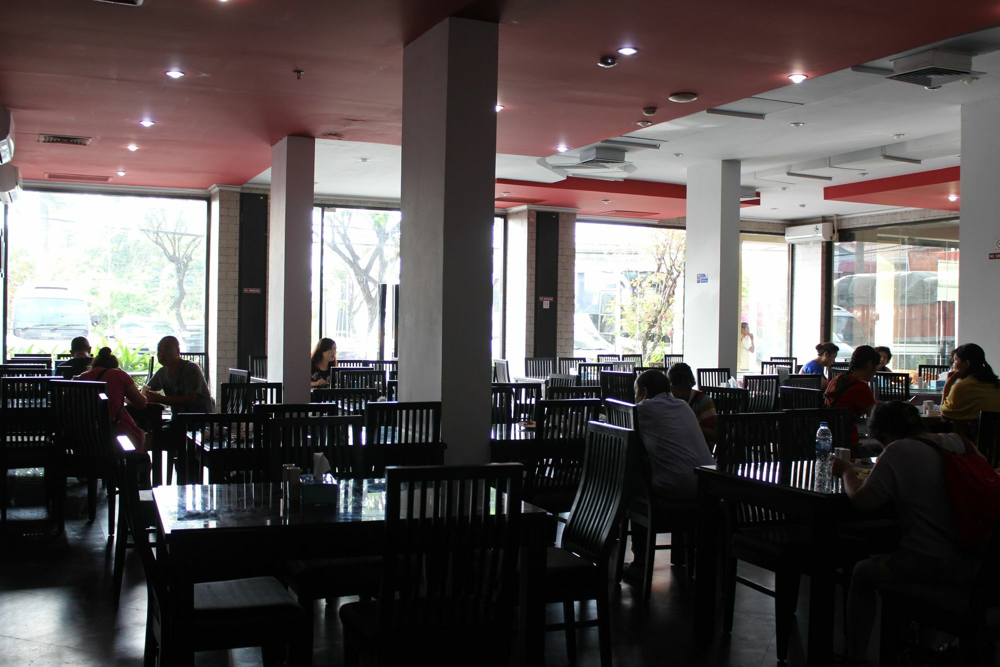 100 Sunset Kuta Hotel & Ballroom エクステリア 写真