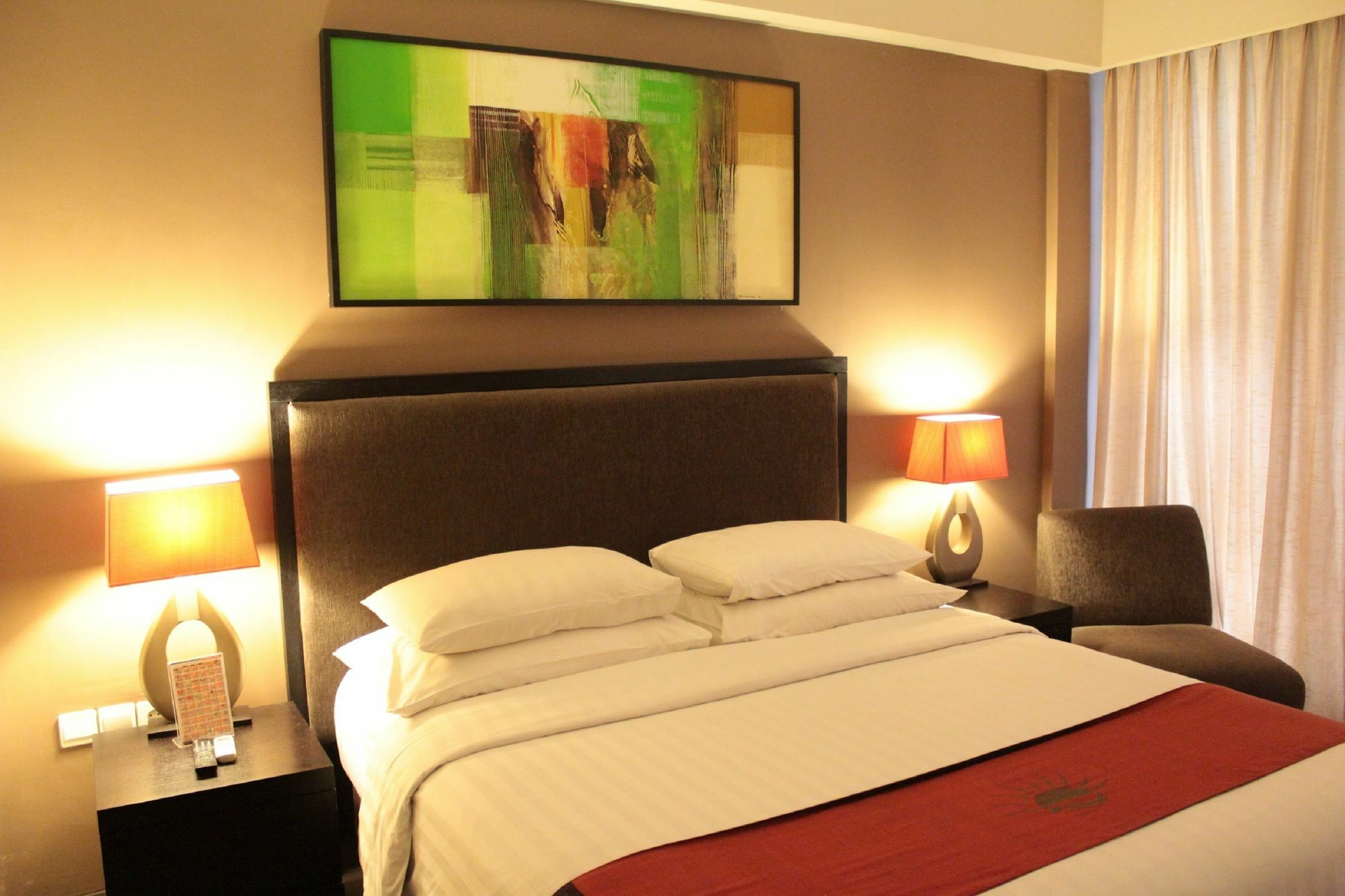 100 Sunset Kuta Hotel & Ballroom エクステリア 写真