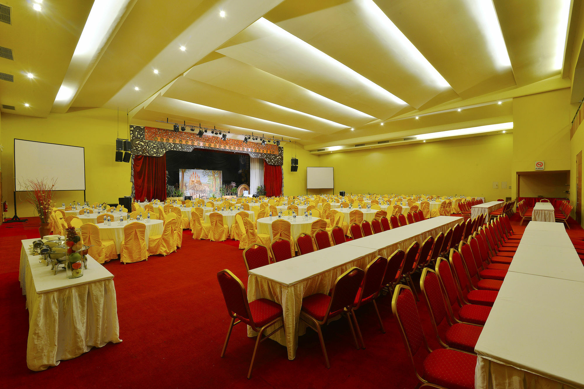 100 Sunset Kuta Hotel & Ballroom エクステリア 写真