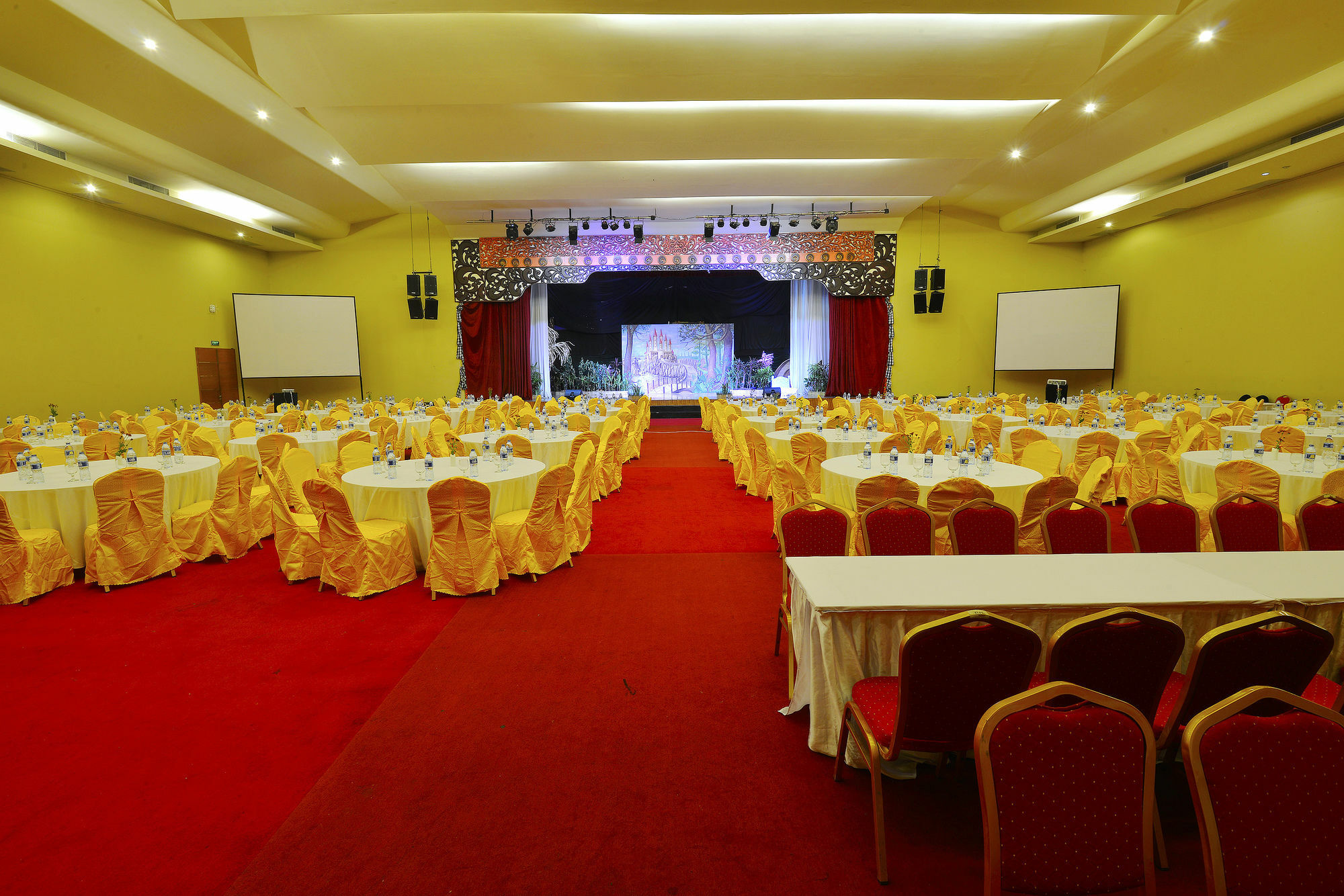 100 Sunset Kuta Hotel & Ballroom エクステリア 写真